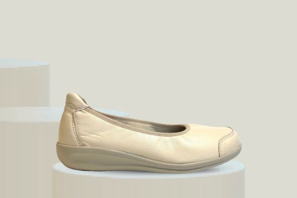 Bilde av easy b lea ballerina (bred lest) - Dame (beige)