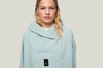 Bilde av Blæst Bergen poncho