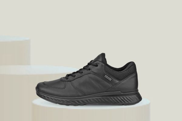 Bilde av Ecco Exostride W GTX – svart vanntett fritidssko til dame