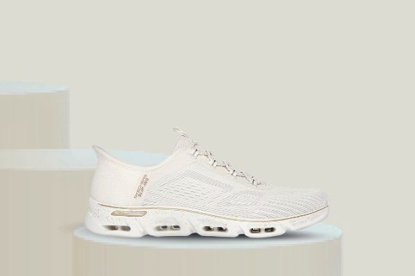 Bilde av skechers glide-step gratify