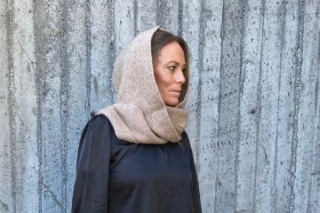 Bilde av lue m/hoodie & skjerf