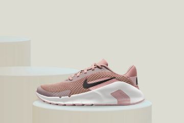 Nike HV9981-200 komfort sneaker til dame i rosa