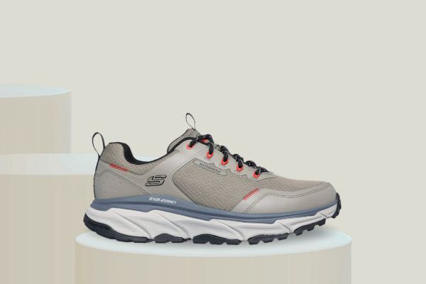 Skechers D Lux Journey vanntett tursko til herre i grå