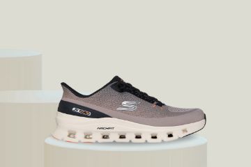 Skechers Arch Fit Glide-Step Pro herresko i taupe og sort
