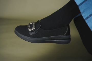 Kastel Eykr Bjørg bunadsko dame sort merinoull