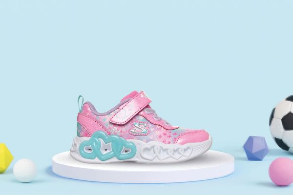Skechers Infinite Heart Lights Heart Jewels blinkesko toddler rosa