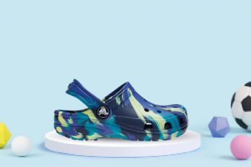 Bilde av crocs classic marbled clog