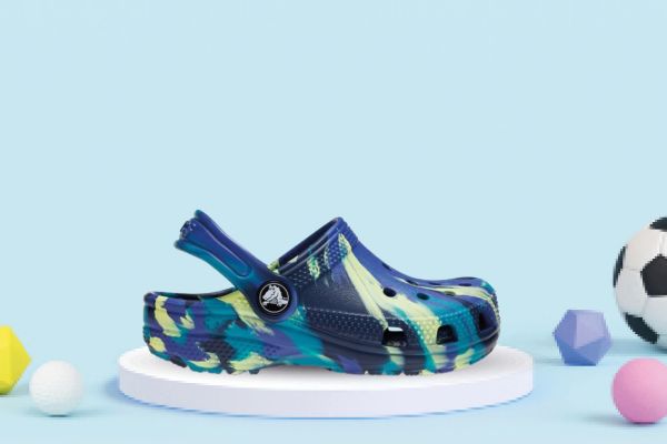 Bilde av crocs classic marbled clog