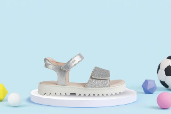 Bilde av Geox Coralie Girl - Sølv Sandal til Pike