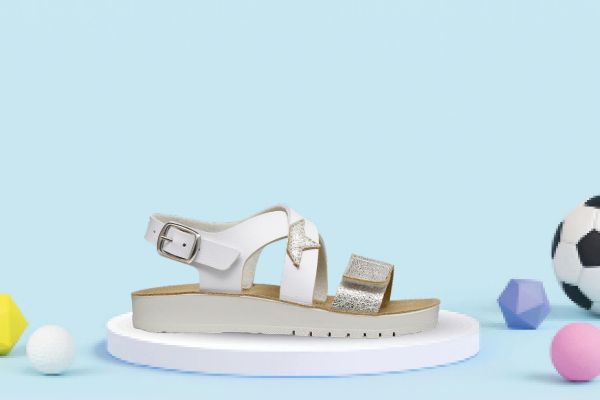 Bilde av Geox Sandal Costarei - Hvit sandal til pike