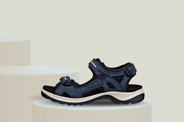 ECCO Offroad damesandal i marine med justerbare remmer og god støtte til tur og fritid