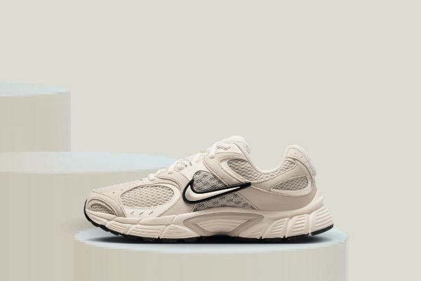 Bilde av nike v5 rnr sneakers - Dame (beige)