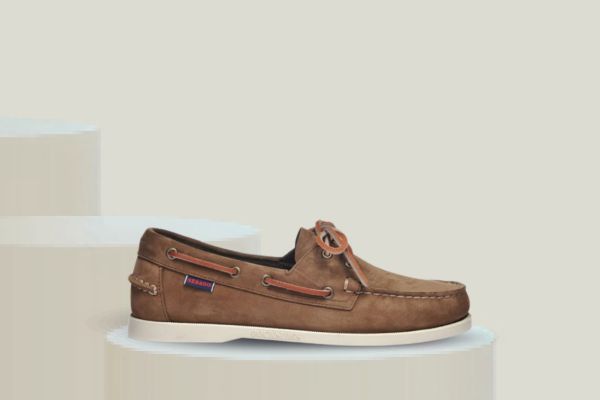 Sebago Docksides seilersko til herre i brun nubuck skinn med klassisk design og godt grep