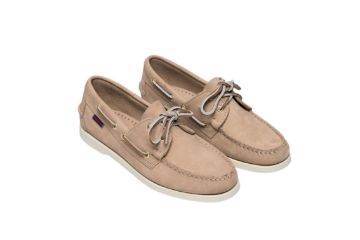 Sebago Docksides seilersko til dame i beige nubuck skinn med klassisk design og god komfort