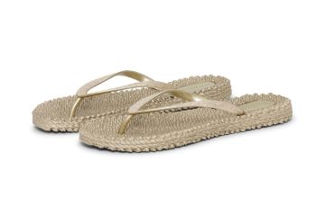 Ilse Jacobsen Cheerful01 flip-flop til dame i platin med glitterremmer og komfortabel massasjesåle til strand og sommerbruk