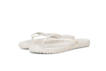 Ilse Jacobsen Cheerful01 flip-flop til dame i creme med komfortabel massasjesåle til strand og sommerbruk