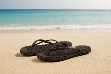 Ilse Jacobsen Cheerful01 flip-flop til dame i sort med komfortabel massasjesåle til strand og sommerbruk