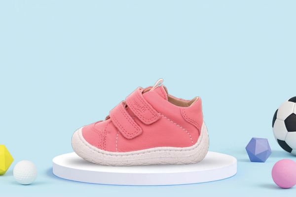 Superfit Saturnus barfotsko til barn i rosa skinn med borrelås og fleksibel såle for små barn som lærer å gå