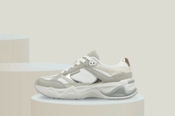 GAP Marathon sneakers dame i desert beige med chunky såle og moderne sporty design