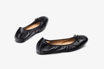 Sort ballerinasko til dame i skinn med rund tå og dekorativ sløyfe foran