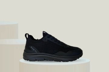 Oivio The Element svart unisex jobbsko med sklisikker såle, pustende tekstil og Ortholite comfort foam innersåle.