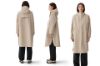 Blæst Vangen vanntett skalljakke i beige med oversized passform og minimalistisk design.