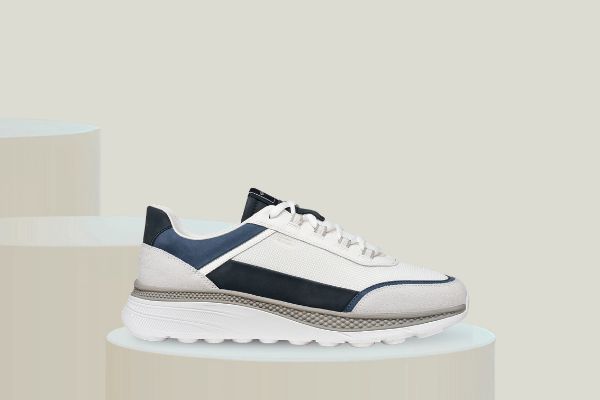 Geox Spherica™ Actif X1 sneakers til herre i hvit og navy med pustende mesh og komfortabel støtdempende såle.
