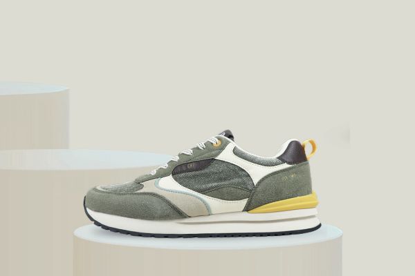GAP Run Spirit City sneakers til herre i oliven med sporty design og komfortabel hvit såle.