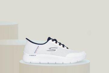 Skechers Slip-ins GO WALK Flex Netro herresneakers i hvit og marine med fleksibel såle og handsfree komfort.