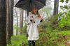 Blæst Bergen Poncho i mist grey med hette og frontlomme, perfekt for regnfulle og vindfulle dager.