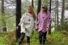 Blæst Bergen Poncho i mist grey med hette og frontlomme, perfekt for regnfulle og vindfulle dager.