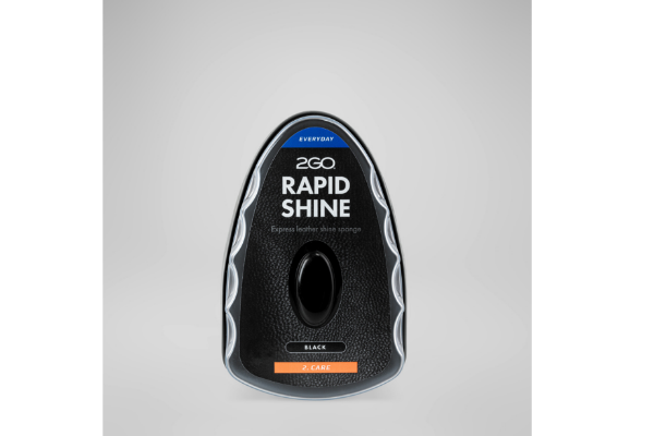 2GO Rapid Shine Black pussesvamp med svart pigment som gir rask glans og fargeoppfriskning til skinnsko og syntetisk skinn.