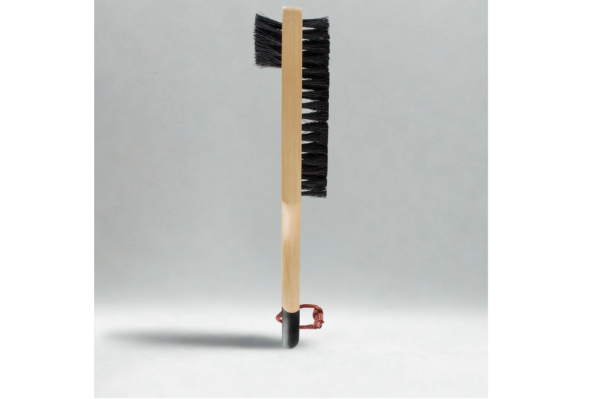 Shoe Brush Combi skobørste i tre med naturhår for påføring og pussing av skinnsko.
