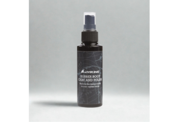 Viking Rubber Boot Care & Polish pleiespray som rengjør, beskytter og gjenoppretter glans på gummistøvler.