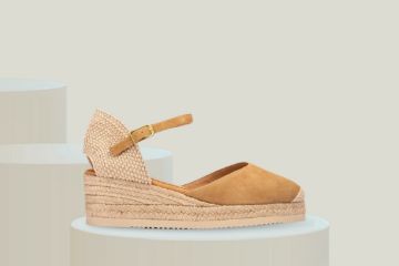 Unisa CISCA_26_KS espadrillos til dame i camel semsket skinn med flettet hælkappe, ankelrem og komfortabel kilehæl.