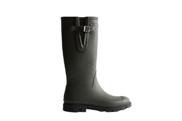 Hunter Downpour Adjustable gummistøvel i dark oliven til dame og herre med høyt skaft, justerbar spenne og vanntett design.