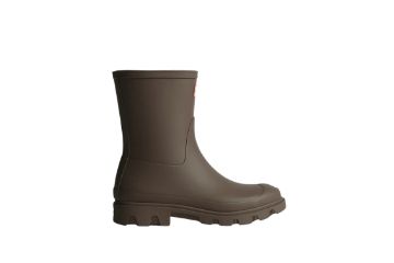 Hunter Downpour Short Boot gummistøvel i chocolate brown til dame og herre med vanntett design og kort skaft.