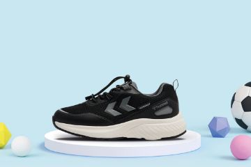 Hummel Creek Low TEX JR svart vanntett overgangssko til barn med TEX-membran og strikklisser.