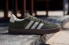 Adidas VL Court 3.0 grønn sneakers til herre i skinn med hvite striper og brun såle