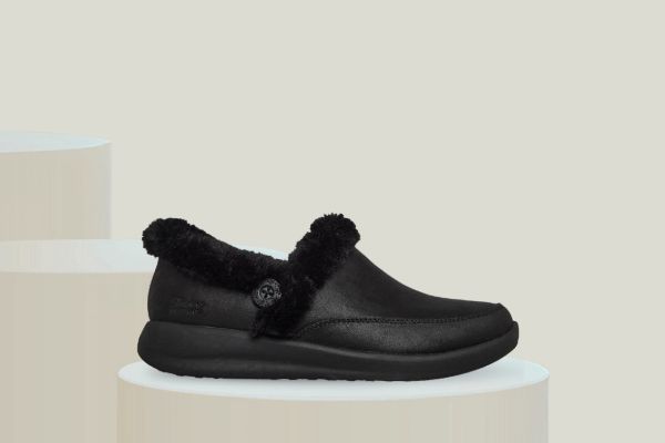 Skechers Slip-ins Cozy Escape svart damesko med fuskepels og Memory Foam