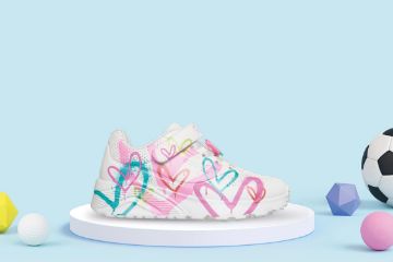 Skechers JGoldcrown Uno Lite Heart Status hvit juniorsneaker med fargerike hjerter