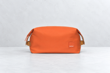 Oransje SWIMS Necessaire toalettmappe i vannavvisende nylon til dame og herre