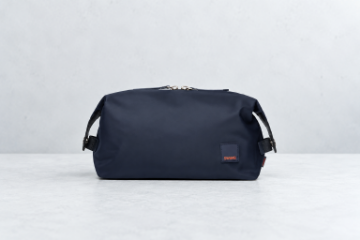 Blå SWIMS Necessaire toalettmappe i vannavvisende nylon til dame og herre
