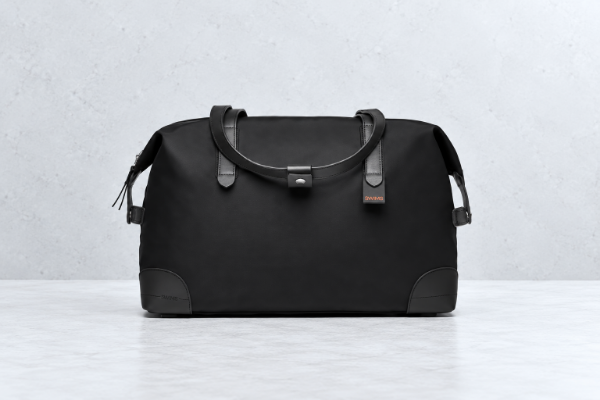 Svart SWIMS 24H Holdall weekendbag i nylon med skinnhåndtak til dame og herre