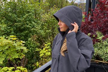 Blæst Klipra Coat Dark Cloud lang vanntett trenchcoat til dame med belte