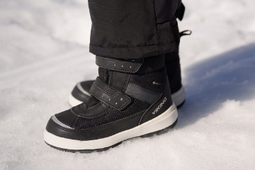 Viking Play GTX svart varm og vanntett vintersko til barn med bred passform og borrelås
