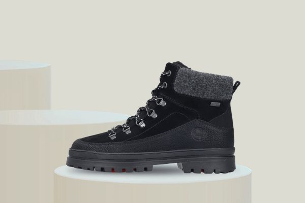 Rieker svart vinterboots til dame med Flip-Grip utfellbare brodder, RiekerTEX og varmt ullfôr
