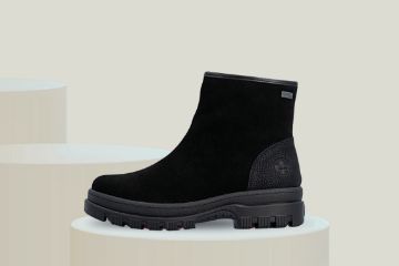 Rieker svart vinterboots til dame i semsket skinn med Flip-Grip utfellbare brodder og RiekerTEX