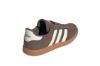 adidas Breaknet Sleek JR6905 brun damesneaker med hvite striper og gumfarget såle