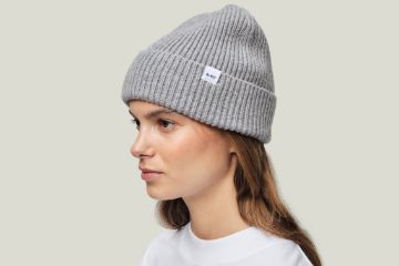 Blæst Beanie grå unisex ribbestrikket lue i 100 prosent merinoull